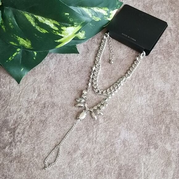 ISC silver toned rhinestone glove bracelet - Picture 6 of 6